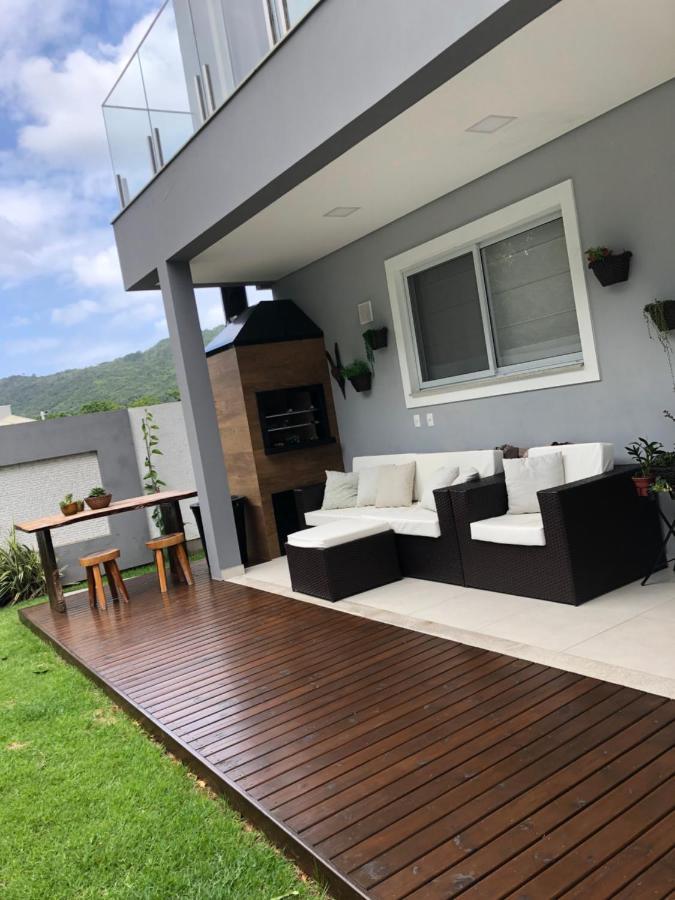 Casa Luxo Com Piscina A 500 Metros Da Praia フロリアノポリス エクステリア 写真