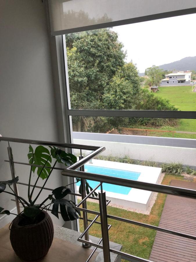 Casa Luxo Com Piscina A 500 Metros Da Praia フロリアノポリス エクステリア 写真