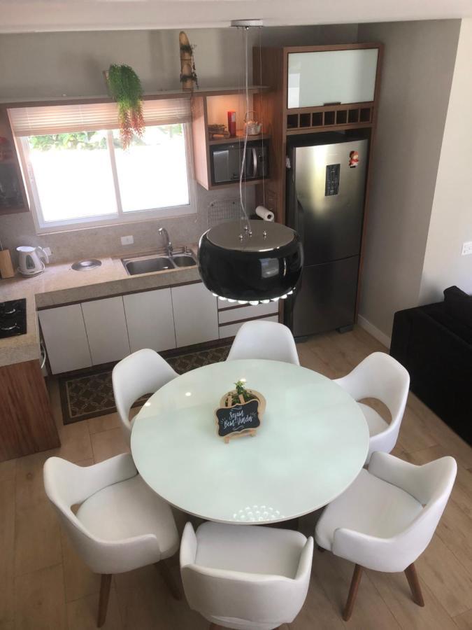 Casa Luxo Com Piscina A 500 Metros Da Praia フロリアノポリス エクステリア 写真
