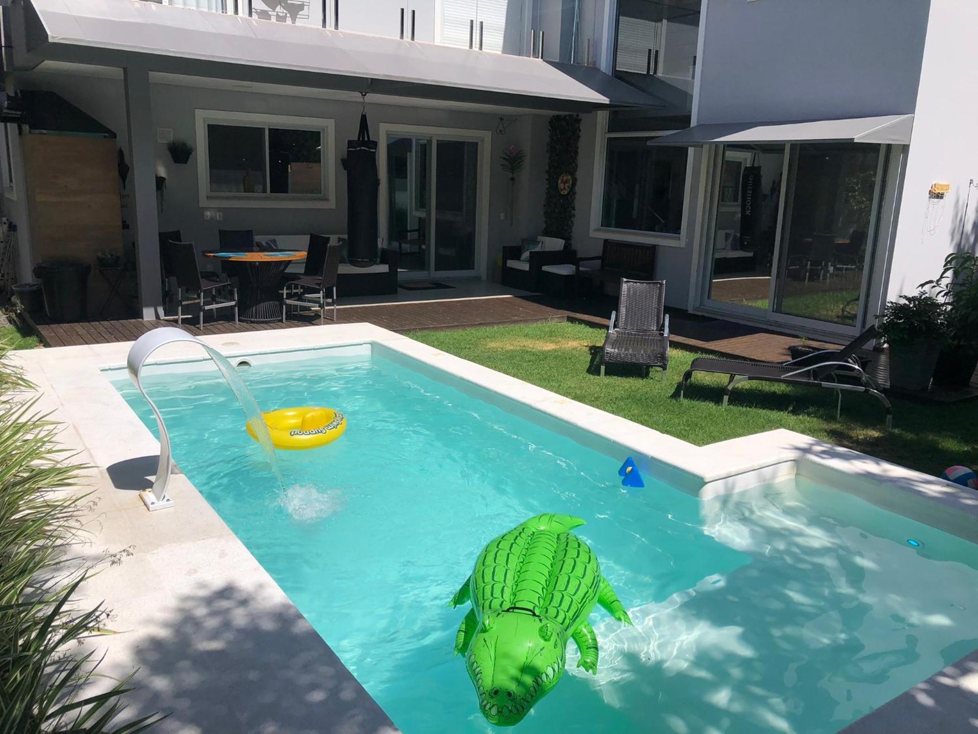 Casa Luxo Com Piscina A 500 Metros Da Praia フロリアノポリス エクステリア 写真