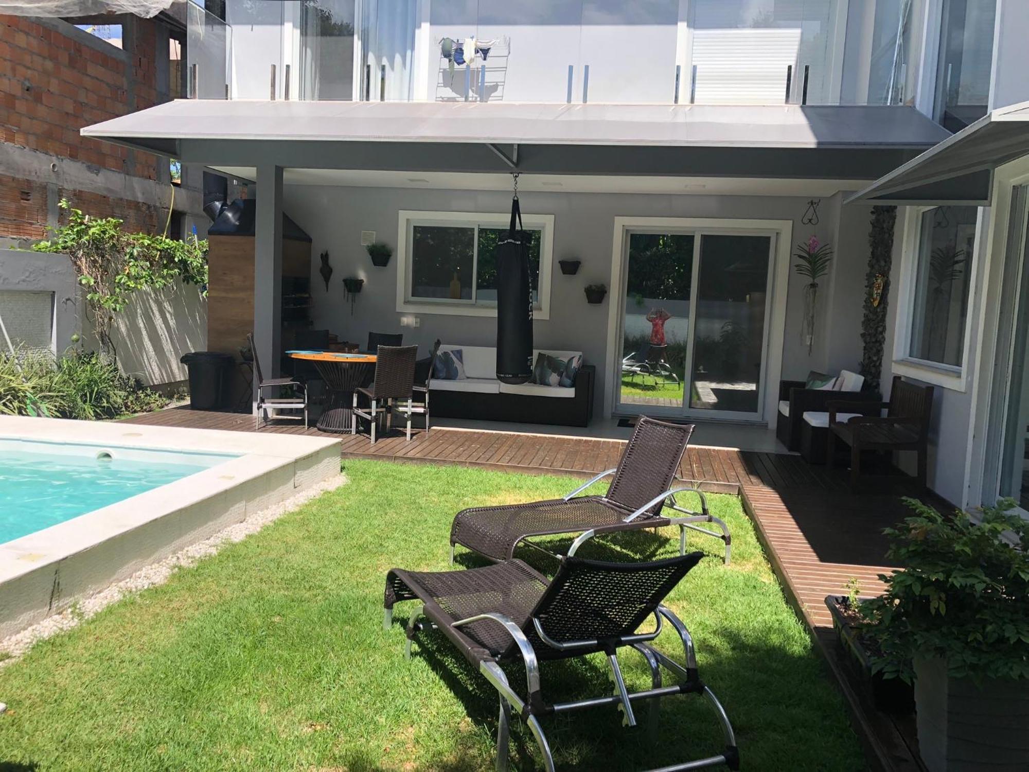 Casa Luxo Com Piscina A 500 Metros Da Praia フロリアノポリス エクステリア 写真